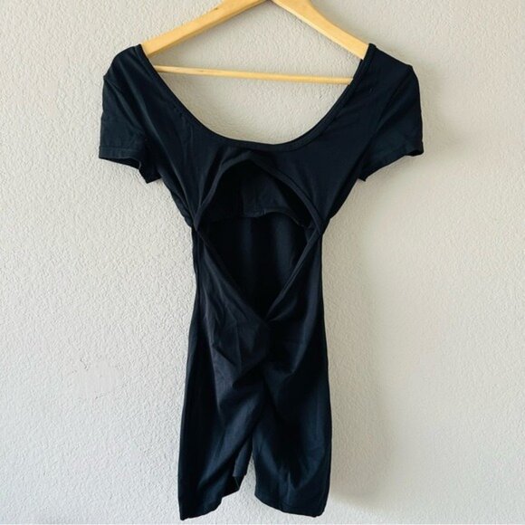 One-Piece Workout Jumpsuit S V Back Scrunch Yoga Romper Sleeveless - Picture 4 of 8